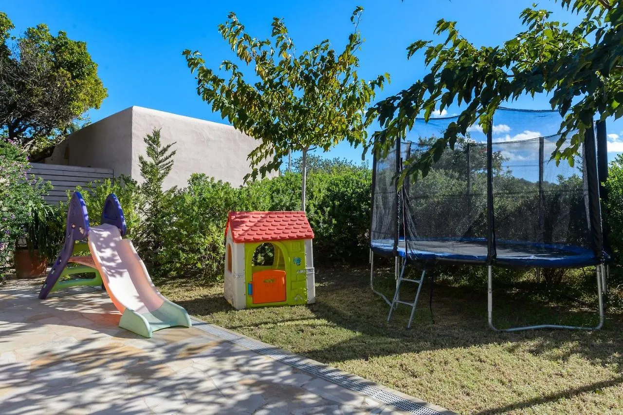 La Vila 30 Petita San José Villa